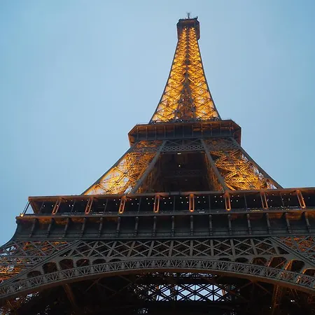 Champs Elysees Executive * Paris