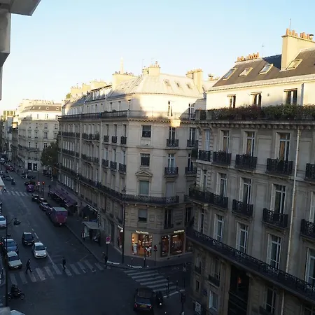 Champs Elysees Executive Apartament