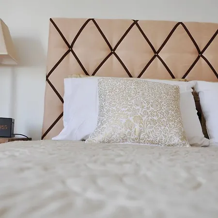 Champs Elysees Executive Apartment *